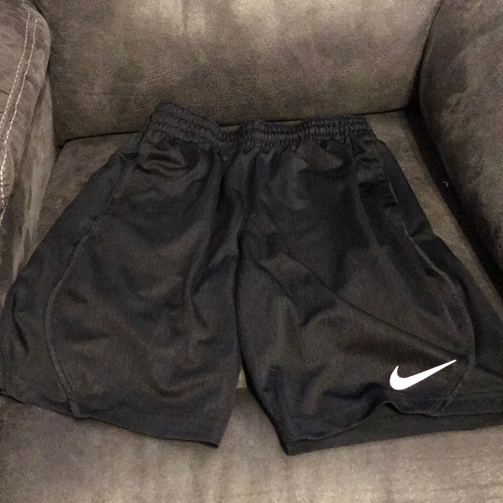 Youth Nike shorts Small